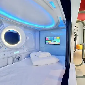  Kapselhotel Atypicap Capsule